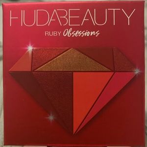 Huda Beauty Ruby Obsessions Eyeshadow Palette